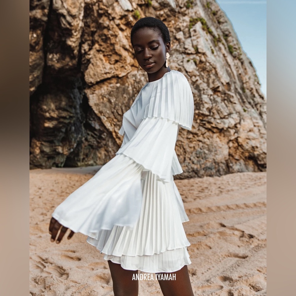 Andrea Iyamah white pleated jumper size S